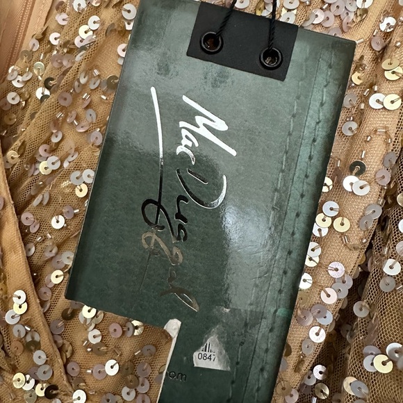 (341) ❤️ BNWT MAC DUGGAL LONG SEQUIN GOWN #5213 SHIMMERING GOLD - Picture 8 of 11